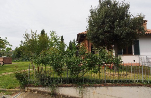 Castiglione del Lago House | Whole house immersed in the countryside