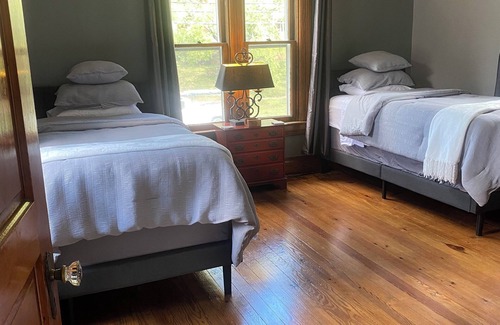 Athens House | Whole Hours. 1/2 mile walk to Court St and a short walk to the OU campus.