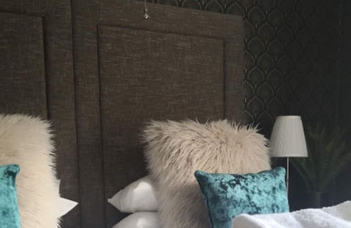 Harrogate House | Whole House - Group Booking