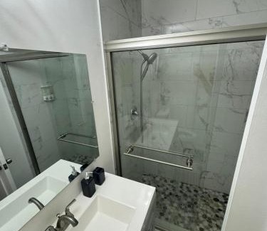 West Palm Beach House | Whole House+Renovated+Pool+Lanai+BBQ+Close to All