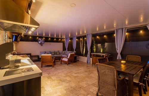 Boynton Beach House | Whole Luxury Duplex with Amazing Features & Stunning Backyard