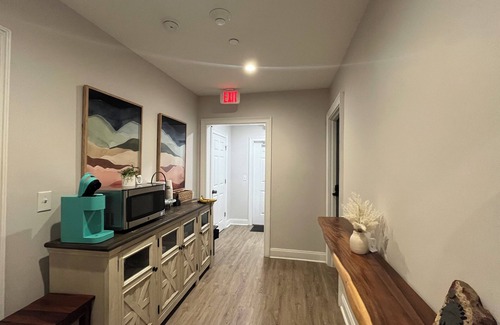 North Charleston Apartment | Whole Place 6 Bedroom 4 Bath - Sleeps 16 - 10m airport chs - D