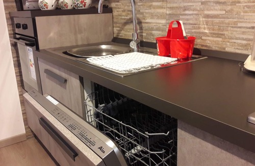 Tuscolano Condo | whole vincenzo apartment near metro A and city center. A.C. wifi three bedrooms