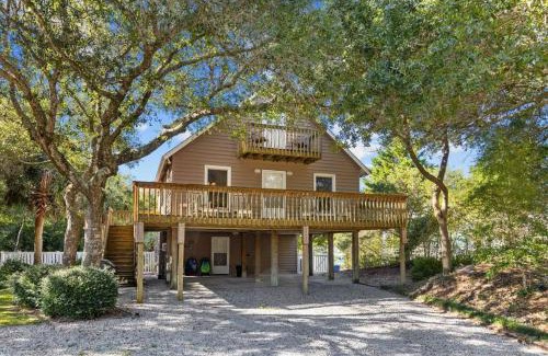 Emerald Isle House | Why Knot Getaway. Emerald Isle Oasis