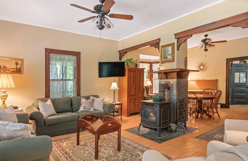 Long Island Villa | Why rent a house when you can rent a whole historic Innon an Island
