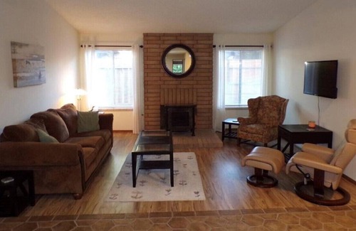 Modesto House | Why stay at a hotel when you can enjoy the convienances of your own house?