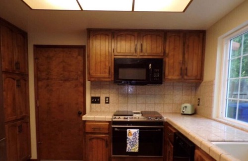 Modesto House | Why stay at a hotel when you can enjoy the convienances of your own house?
