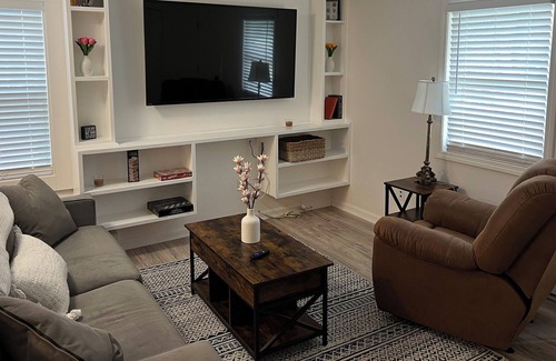 North Kingstown House | Wickford Summer Cottage