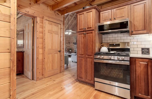 Cleveland Cabin | Wide-Spread Mountain Views, Hot Tub, Firepit, Arcade & So Much More!