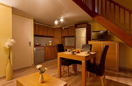 Isola Apartment | Wifi, 200m from ski slopes, fitness, tv, ski locker, 48-53m², Isola 2000
