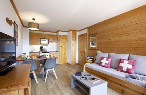 Praz-sur-Arly Apartment | Wifi, 300m from ski slopes, fitness, swimming pool, balcony, tv, ski locker, 28m²