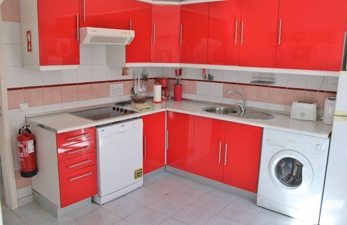 Porches House | WIFI !, 4x A/C !, box springed ! Cosy end of row private (heated) pool house !