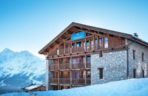 Les Eucherts Apartment | Wifi, ski-in/ski-out & foot of the slopes, swimming pool, sauna, hammam, balcony, tv, ski locker