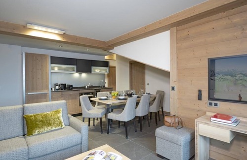 Les Eucherts Apartment | Wifi, ski-in/ski-out & foot of the slopes, view mountain, fitness, swimming pool, balcony, parking