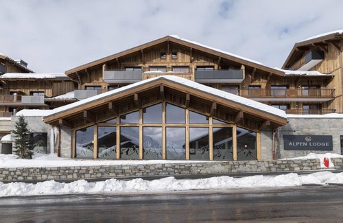 Les Eucherts Apartment | Wifi, ski-in/ski-out & foot of the slopes, view mountain, fitness, swimming pool, balcony, parking