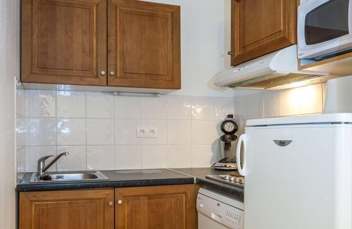 Allos Apartment | Wifi, ski-in/ski-out & foot of the slopes, fitness, swimming pool, sauna, hammam, balcony, tv