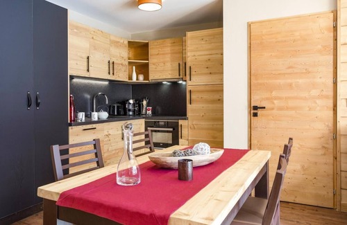 Les Boisses Apartment | Wifi, ski-in/ski-out & foot of the slopes, fitness, swimming pool, balcony, tv, ski locker, 40-47m²