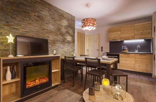Les Boisses Apartment | Wifi, ski-in/ski-out & foot of the slopes, fitness, swimming pool, balcony, tv, ski locker, 55-63m²