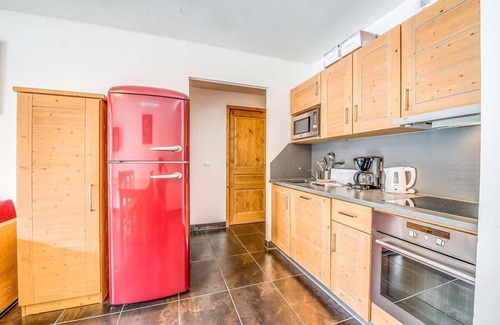Les Almes Apartment | Wifi, ski-in/ski-out & foot of the slopes, 1st floor, terrace, tv, ski locker, 50m², Tignes