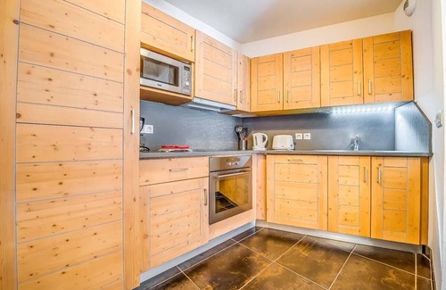 Les Almes Apartment | Wifi, ski-in/ski-out & foot of the slopes, 1st floor, terrace, tv, ski locker, 72m², Tignes