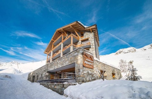 Les Almes Apartment | Wifi, ski-in/ski-out & foot of the slopes, 1st floor, terrace, tv, ski locker, 72m², Tignes