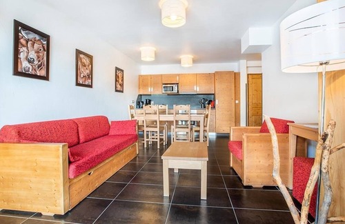 Les Almes Apartment | Wifi, ski-in/ski-out & foot of the slopes, 2nd floor, terrace, tv, ski locker, 62m², Tignes