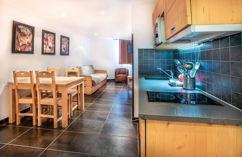 Les Almes Apartment | Wifi, ski-in/ski-out & foot of the slopes, 4th floor, balcony, tv, ski locker, 80m², Tignes