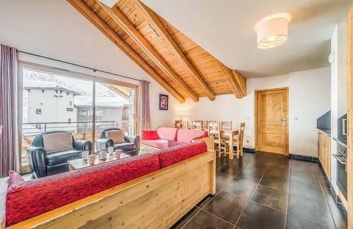 Les Almes Apartment | Wifi, ski-in/ski-out & foot of the slopes, 4th floor, balcony, tv, ski locker, 80m², Tignes