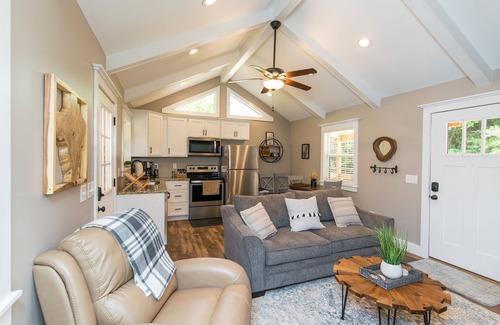 Rogers Cabin | WiFi - Small Family Cabin - Soul Sister - 150 acres in Red River Gorge, Kentucky!