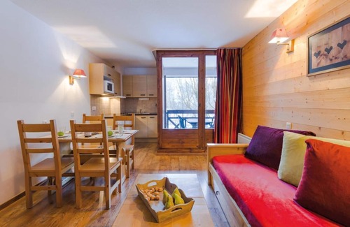 Brides-les-Bains Apartment | Wifi, swimming pool, balcony, tv, ski locker, 28m², Brides Les Bains