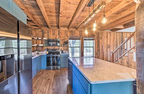 Wilburton Cabin | Wilburton Cabin w/Fire Pit, Mountain Views!