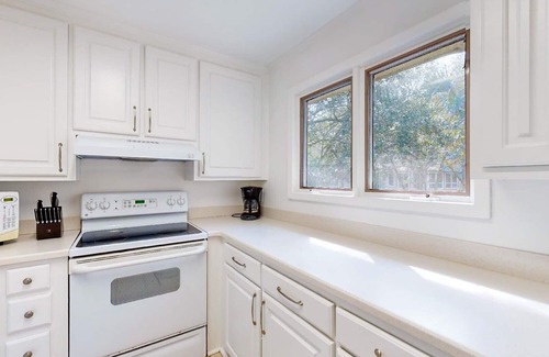 Twin Oaks House | Wild Dunes home-Beach, Golf, Tennis- lagoon and golf view, sleeps 8!