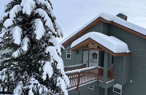 Snow Pine Estates Ski Chalet | Wild Raven's big white chalet