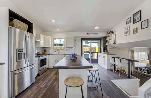 Cheyenne Meadows House | Wild Rose! Outdoor Retreat with BBQ & Fire Pit