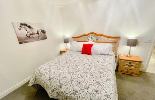 Ahwahnee House | Wild Stallion HOT TUB Sleeps 4 Darts Private