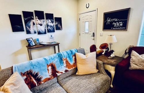 Ahwahnee House | Wild Stallion HOT TUB Sleeps 4 Darts Private