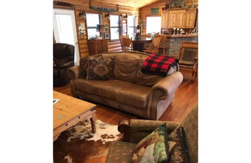 Stillwater House | Wild Turkey Lodge