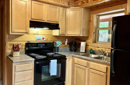 Stanton Cabin | Wildcat Cabin | RRG | Hot tub