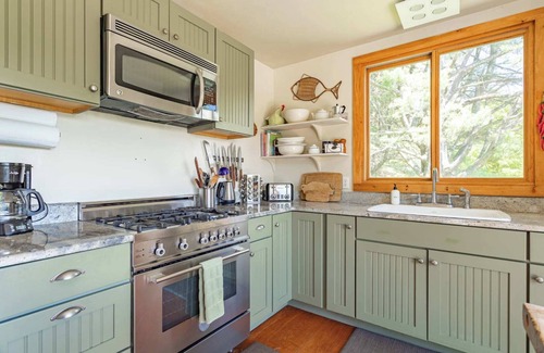 Claryville Cabin | Wildcat Mountain Cabin - Private, Views w/Hot Tub