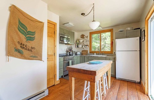Claryville Cabin | Wildcat Mountain Cabin - Private, Views w/Hot Tub