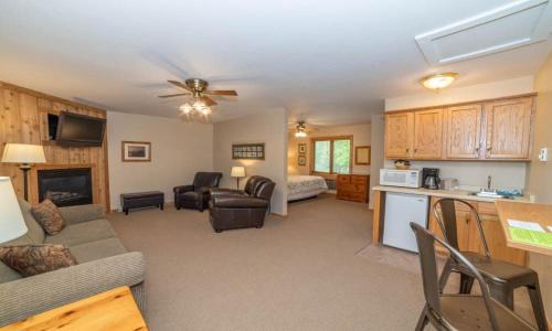 Ephraim Hotel | Wilder Inn