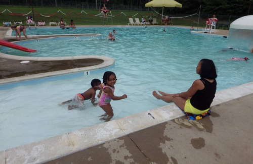 Spotsylvania Condo | Wilderness Resort 2-level Presidential log cabins make the perfect getaway!