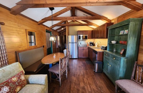 Franklin Cabin | Wildflower Hill Cabin