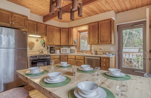 Cloverdale House | Wildlife, Views, Secluded Rustic Beauty in this Roomy Cabin Near Pacific City!
