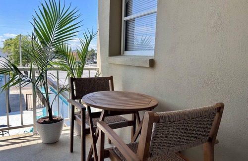 Wildwood Condo | Wildwood 1 BDR Condo, Pool, AC, Wi-Fi, Parking, Sleeps 4. Walk to Everything!