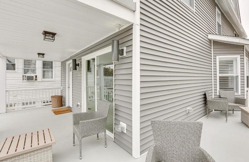 Wildwood House | Wildwood Home with Deck - Walk to Beach and Boardwalk!