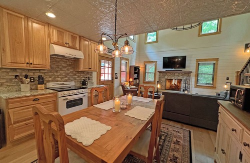 Hot Springs Cabin | WildWood River Junction, Romantic Mountain Escape with Hot Tub!