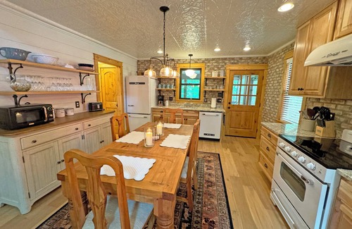 Hot Springs Cabin | WildWood River Junction, Romantic Mountain Escape with Hot Tub!