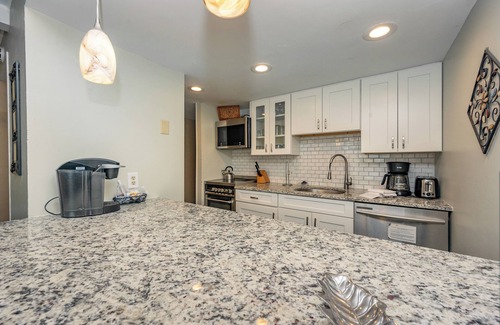 Thayerville Condo | Will O' The Wisp 504F: Cozy Lakefront 3 Bedroom Condo with Fireplace and Balcony