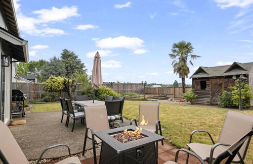Dundee House | Willamette Vintage